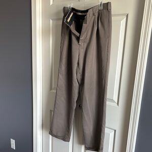 Croft & Barrow Men's Khaki Chinos